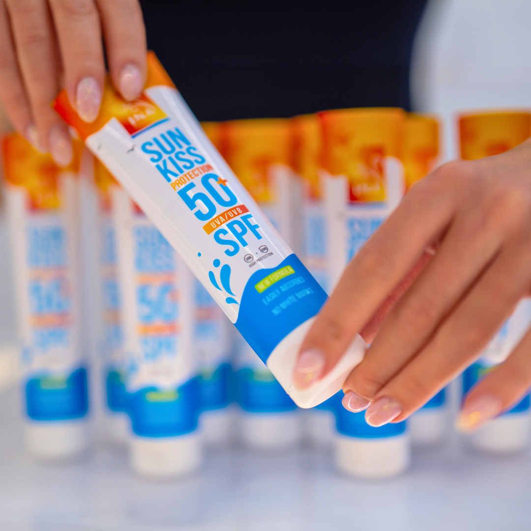 Ģimenes komplekts aizsardzībai pret sauli – 2+1 Dabīgs Sejas un Ķermeņa Saules Aizsargkrēms SPF 50+ ar Organisko Balto Egli
